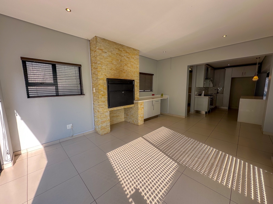 4 Bedroom Property for Sale in Midstream Ridge Gauteng