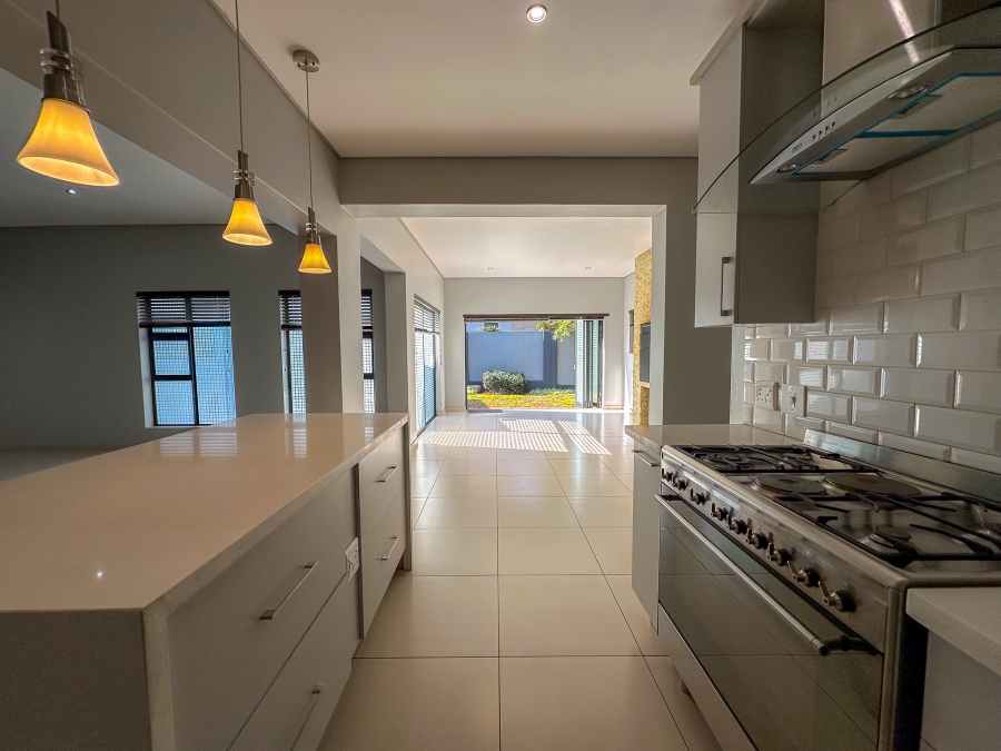 4 Bedroom Property for Sale in Midstream Ridge Gauteng