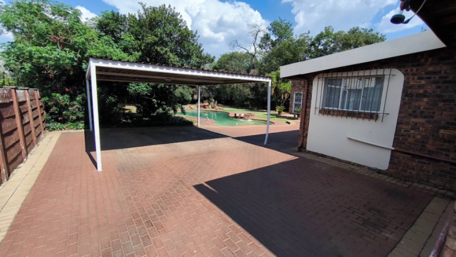 4 Bedroom Property for Sale in Brackenhurst Gauteng