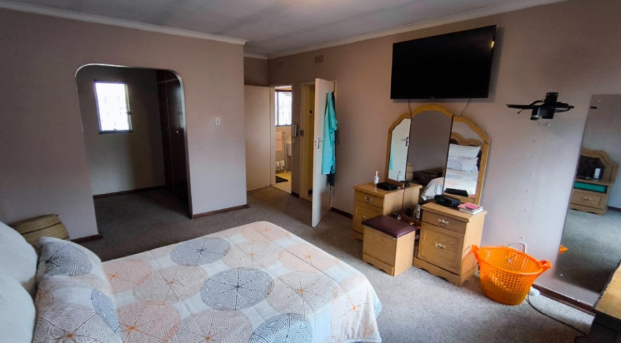 4 Bedroom Property for Sale in Brackenhurst Gauteng