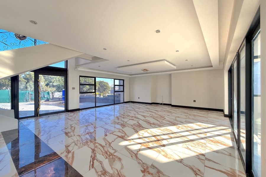 To Let 4 Bedroom Property for Rent in Fourways Gauteng