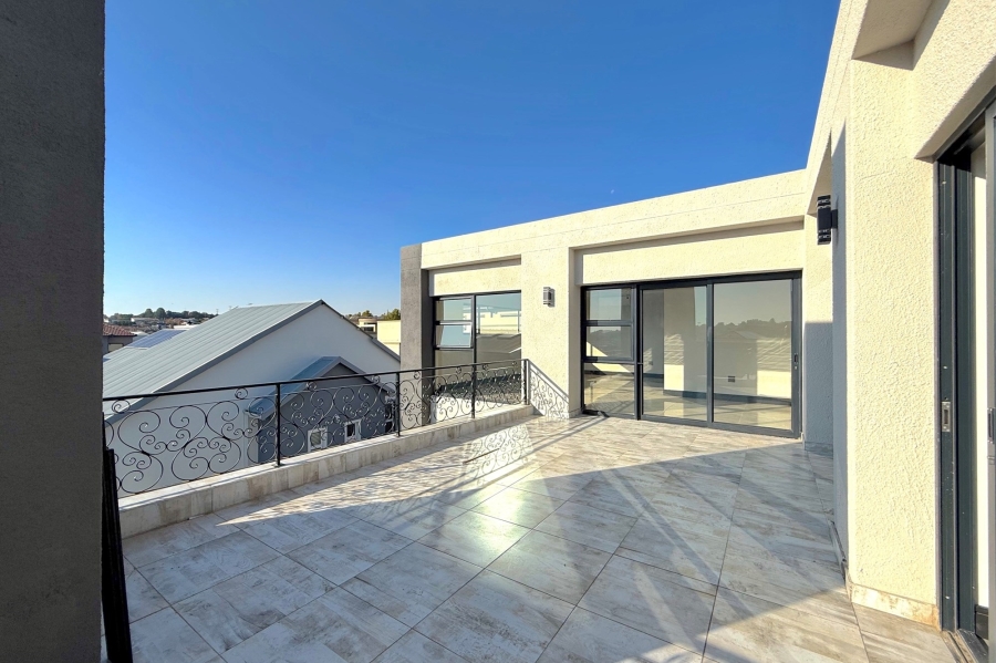 To Let 4 Bedroom Property for Rent in Fourways Gauteng