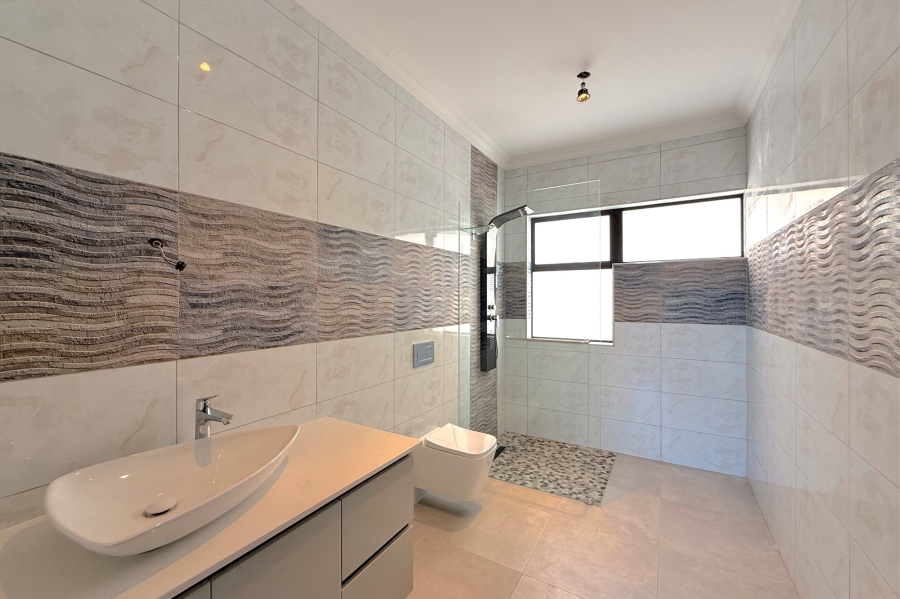 To Let 4 Bedroom Property for Rent in Fourways Gauteng