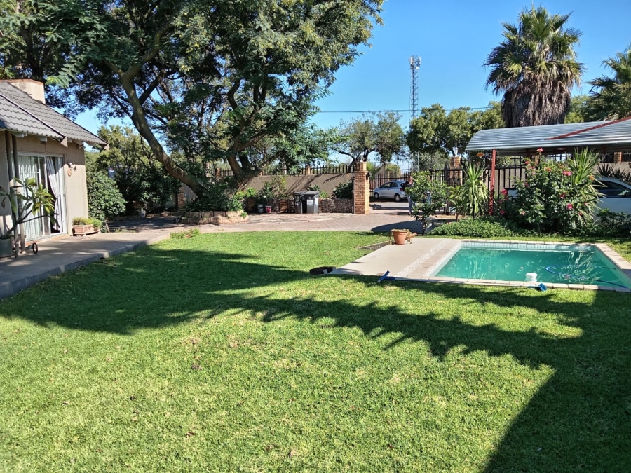 4 Bedroom Property for Sale in Witpoortjie Gauteng