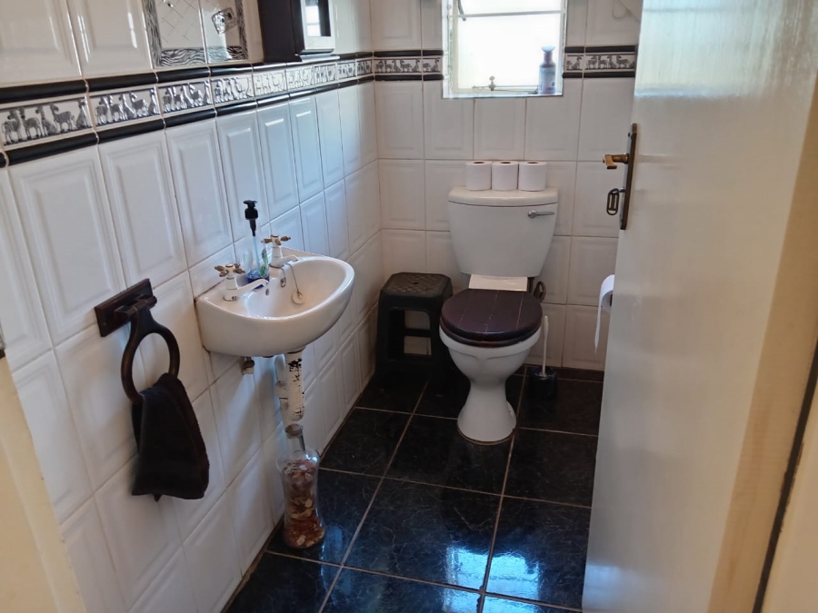 4 Bedroom Property for Sale in Witpoortjie Gauteng