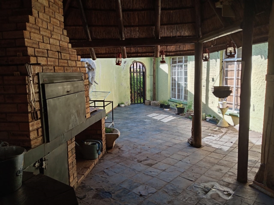 4 Bedroom Property for Sale in Witpoortjie Gauteng