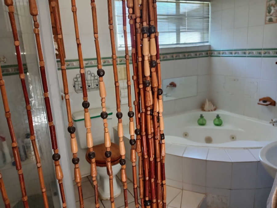 4 Bedroom Property for Sale in Witpoortjie Gauteng