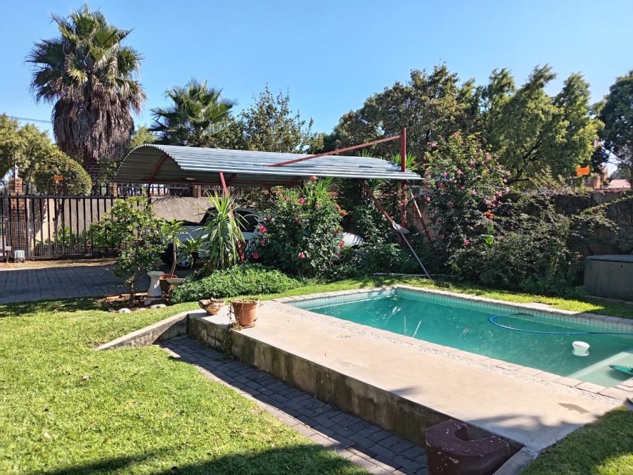 4 Bedroom Property for Sale in Witpoortjie Gauteng
