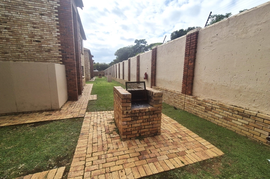 To Let 2 Bedroom Property for Rent in Kengies Gauteng
