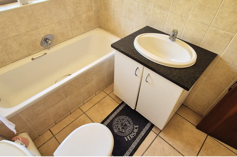 To Let 2 Bedroom Property for Rent in Kengies Gauteng