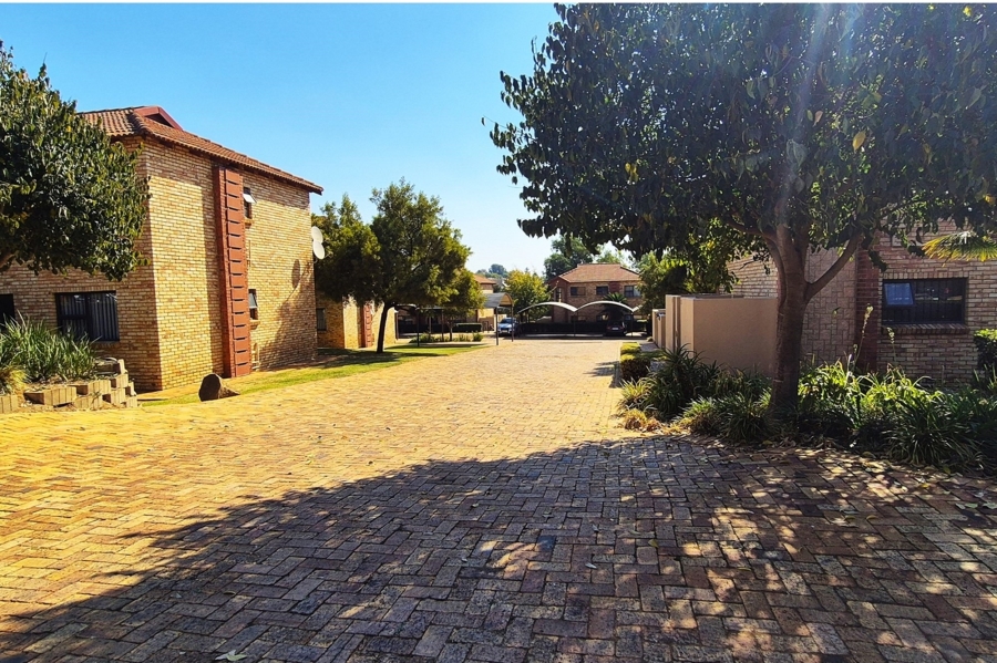 To Let 2 Bedroom Property for Rent in Kengies Gauteng