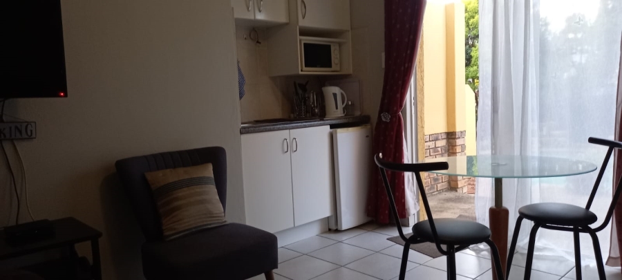 To Let 1 Bedroom Property for Rent in Brackendowns Gauteng