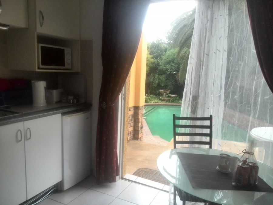 To Let 1 Bedroom Property for Rent in Brackendowns Gauteng