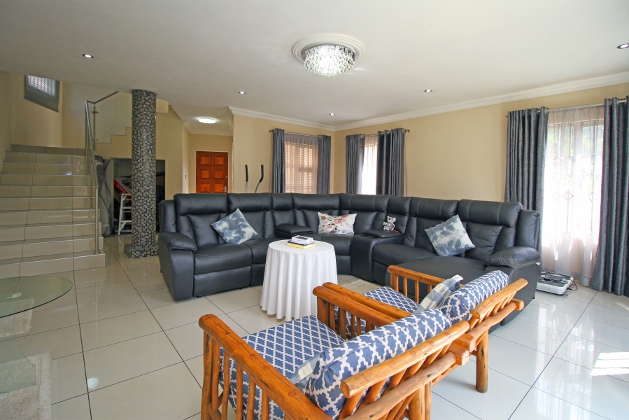 5 Bedroom Property for Sale in Bloubosrand Gauteng