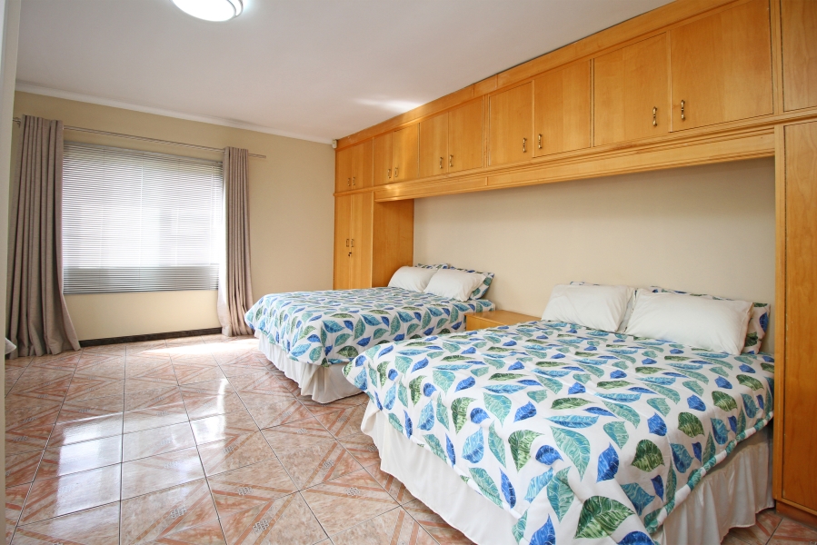 5 Bedroom Property for Sale in Bloubosrand Gauteng