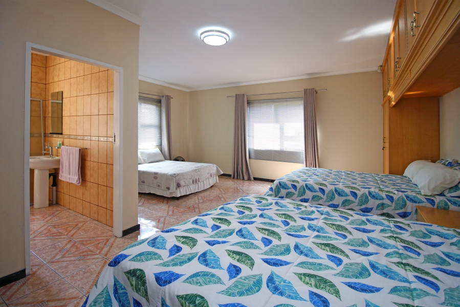 5 Bedroom Property for Sale in Bloubosrand Gauteng