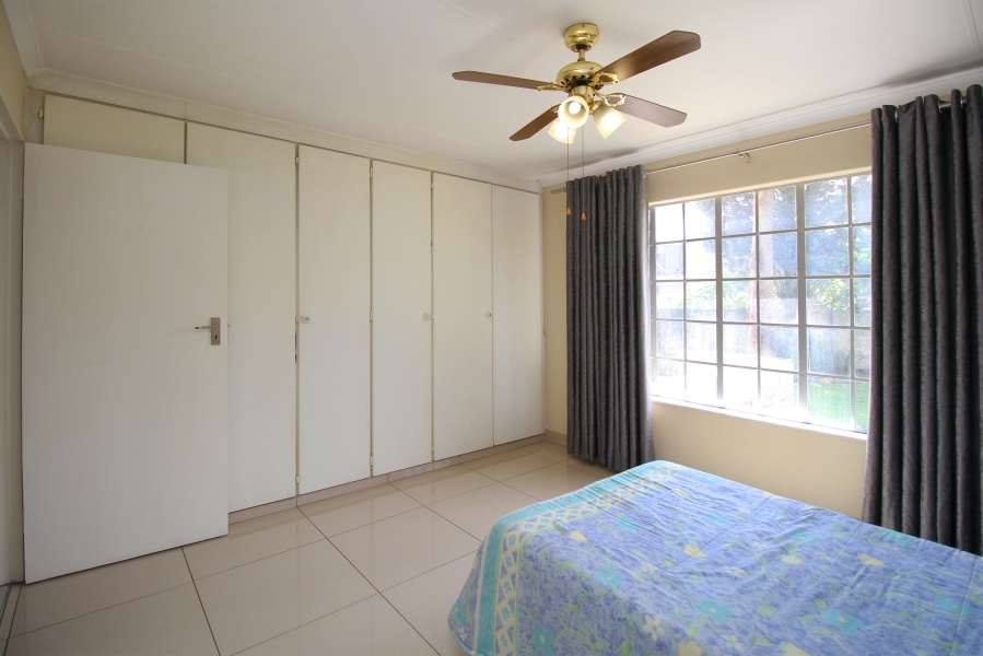 5 Bedroom Property for Sale in Bloubosrand Gauteng