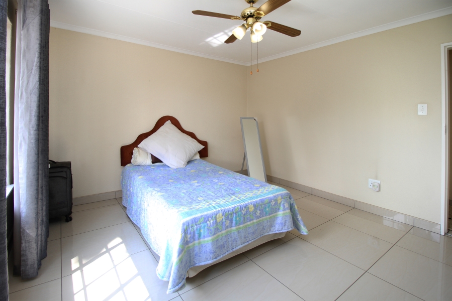 5 Bedroom Property for Sale in Bloubosrand Gauteng