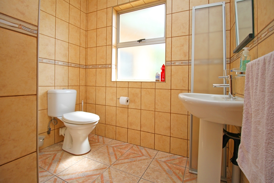 5 Bedroom Property for Sale in Bloubosrand Gauteng