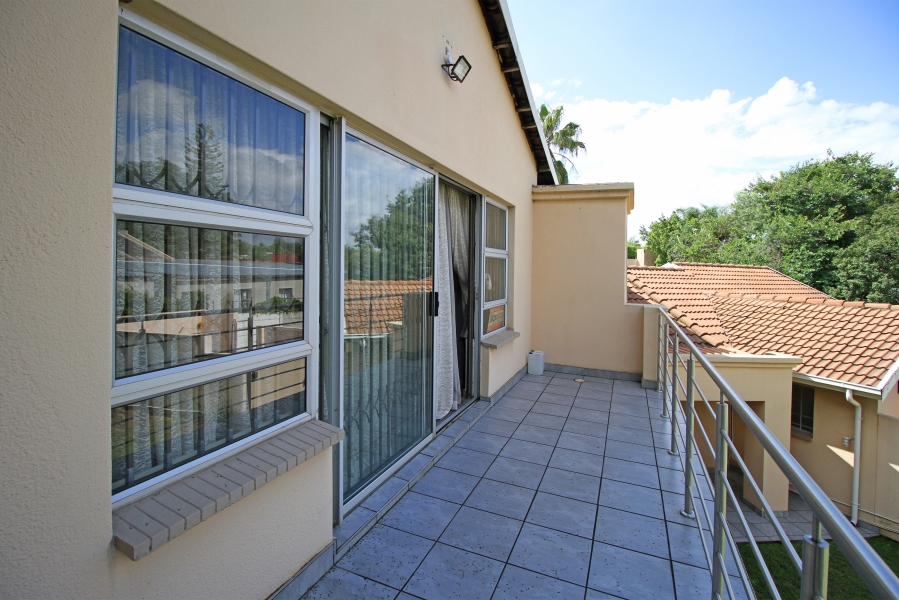 5 Bedroom Property for Sale in Bloubosrand Gauteng