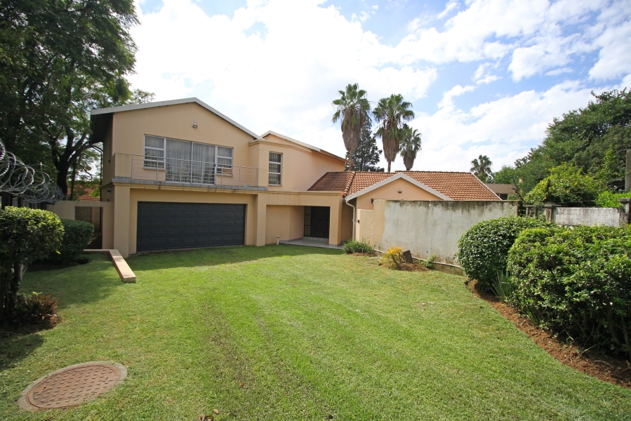 5 Bedroom Property for Sale in Bloubosrand Gauteng