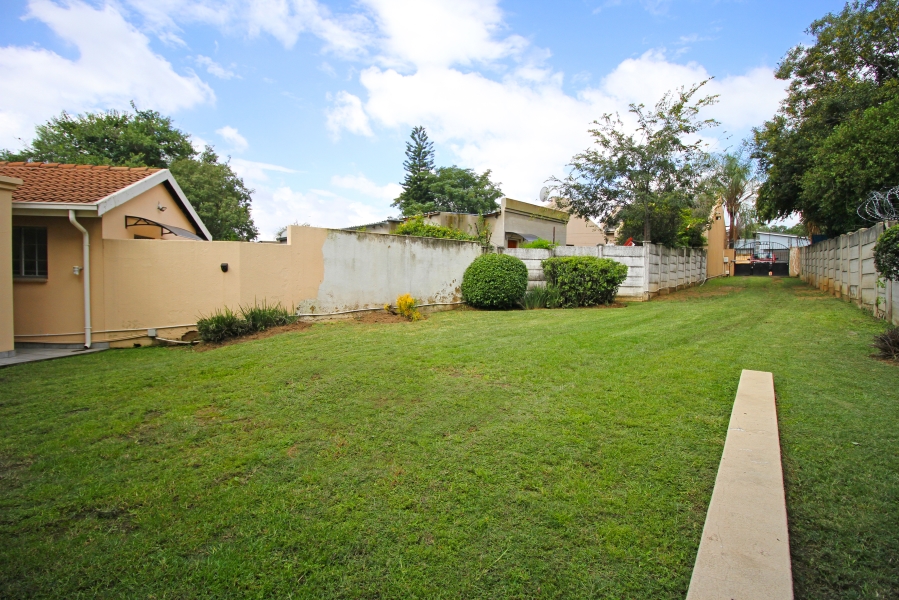 5 Bedroom Property for Sale in Bloubosrand Gauteng