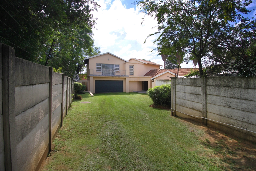 5 Bedroom Property for Sale in Bloubosrand Gauteng