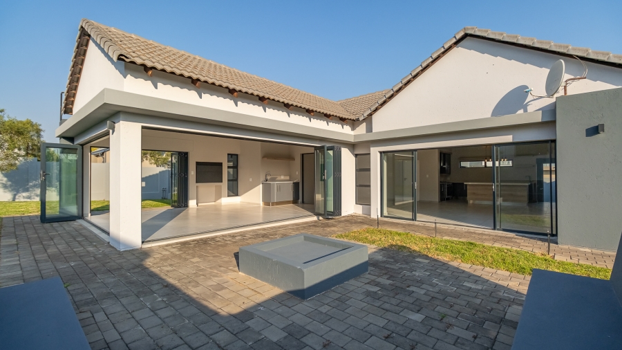 4 Bedroom Property for Sale in Midstream Meadows Gauteng