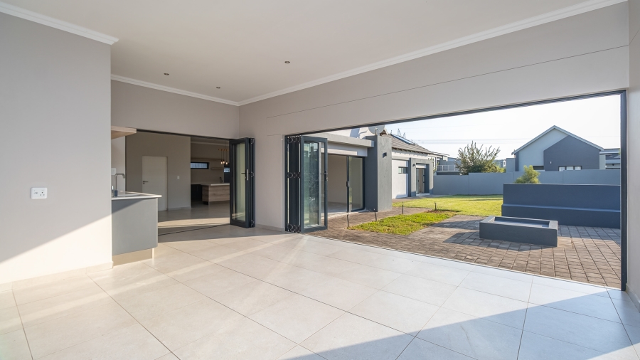 4 Bedroom Property for Sale in Midstream Meadows Gauteng