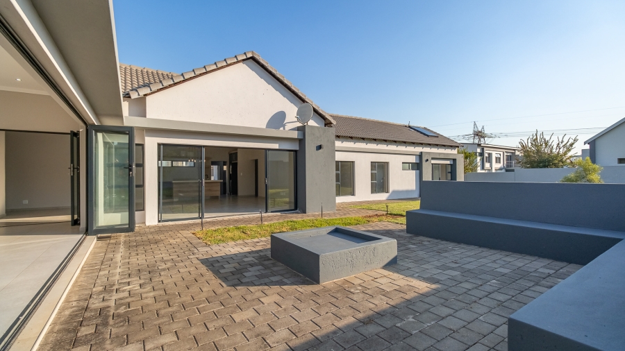 4 Bedroom Property for Sale in Midstream Meadows Gauteng