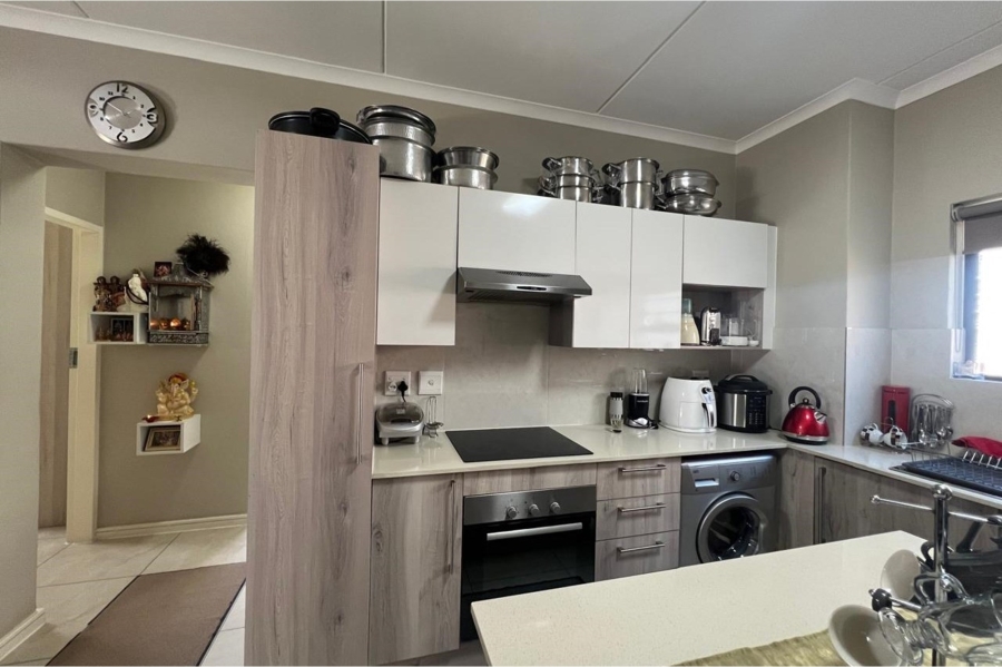 To Let 2 Bedroom Property for Rent in North Riding Gauteng