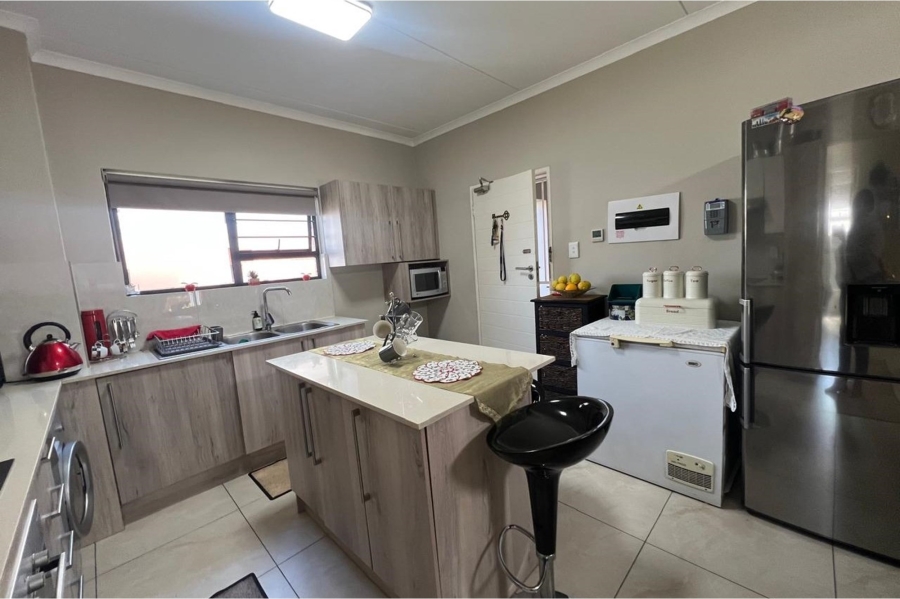 To Let 2 Bedroom Property for Rent in North Riding Gauteng