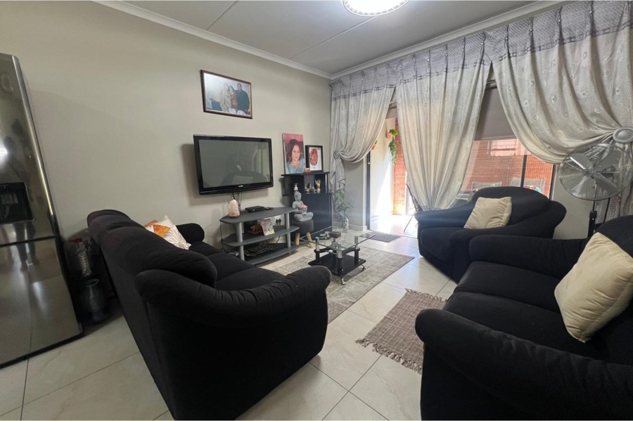 To Let 2 Bedroom Property for Rent in North Riding Gauteng