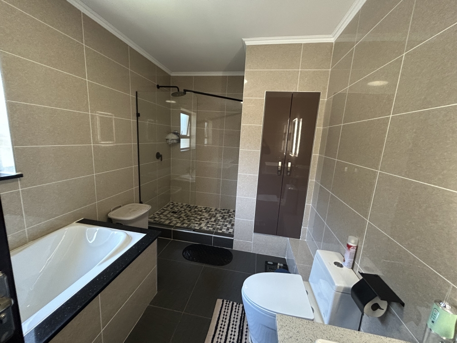 2 Bedroom Property for Sale in Carlswald Gauteng