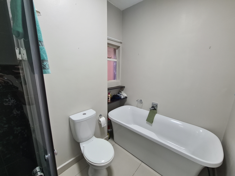 To Let 2 Bedroom Property for Rent in Magaliessig Gauteng