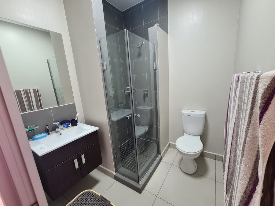 To Let 2 Bedroom Property for Rent in Magaliessig Gauteng