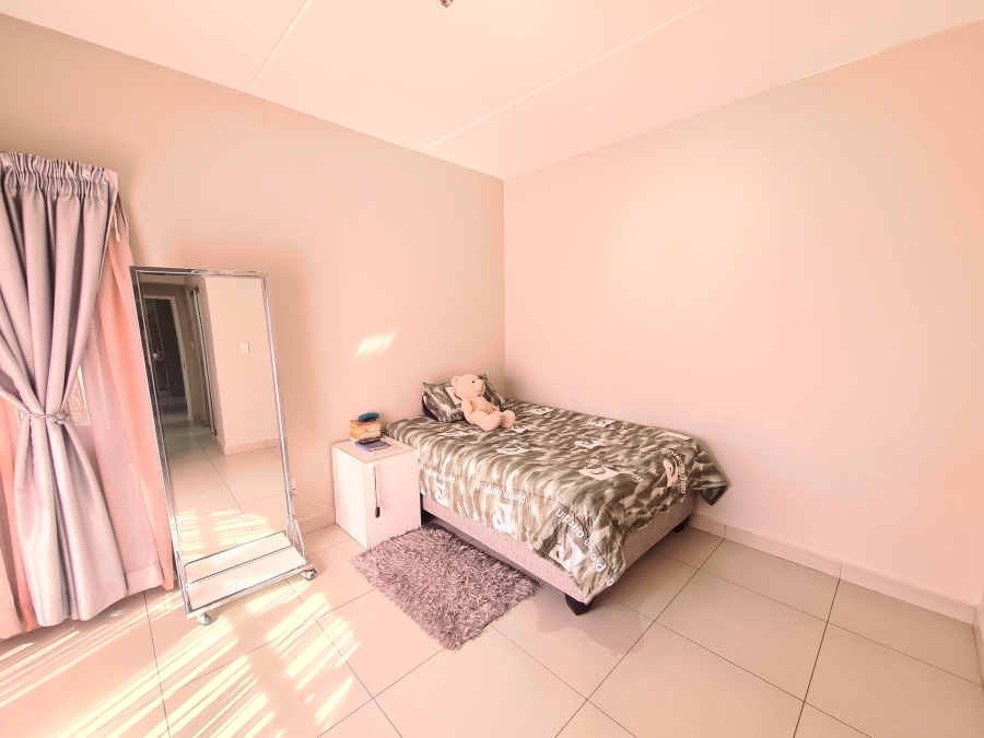 To Let 2 Bedroom Property for Rent in Magaliessig Gauteng