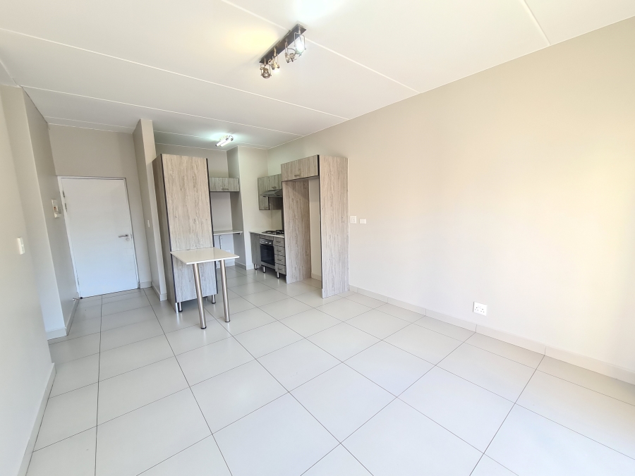To Let 2 Bedroom Property for Rent in Magaliessig Gauteng