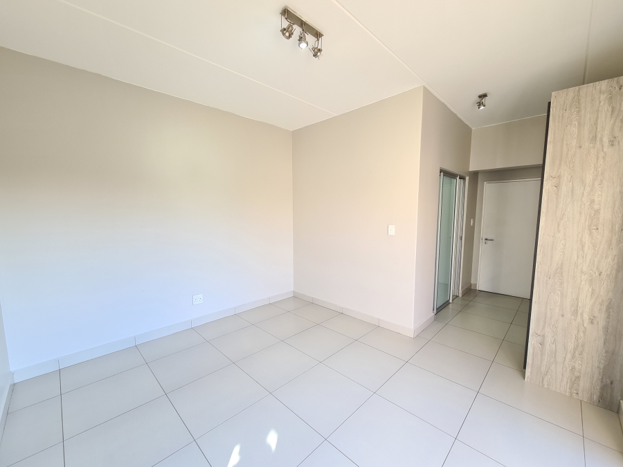 To Let 2 Bedroom Property for Rent in Magaliessig Gauteng