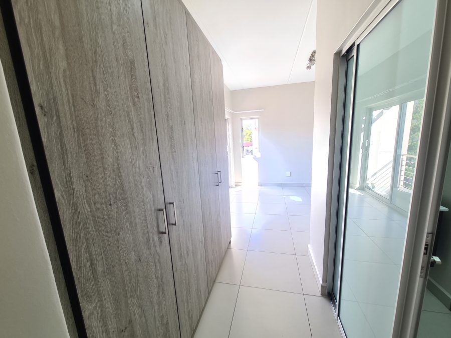 To Let 2 Bedroom Property for Rent in Magaliessig Gauteng