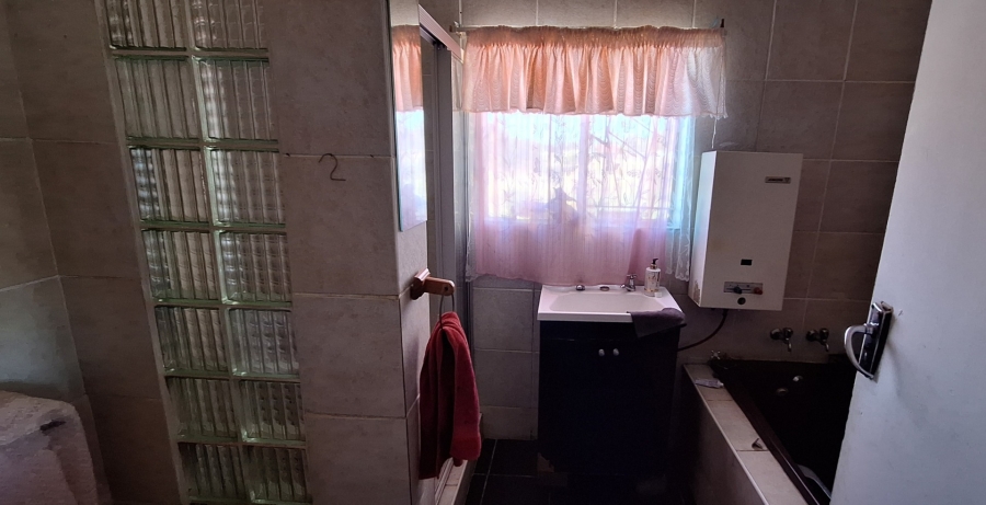3 Bedroom Property for Sale in Rosashof Gauteng