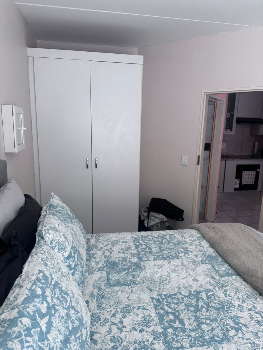 2 Bedroom Property for Sale in Crystal Park Gauteng