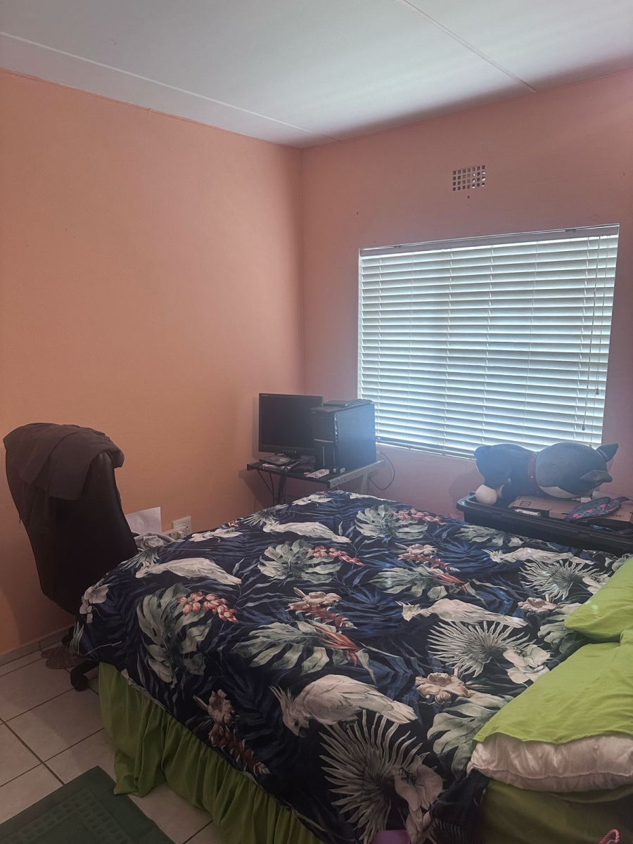 2 Bedroom Property for Sale in Crystal Park Gauteng