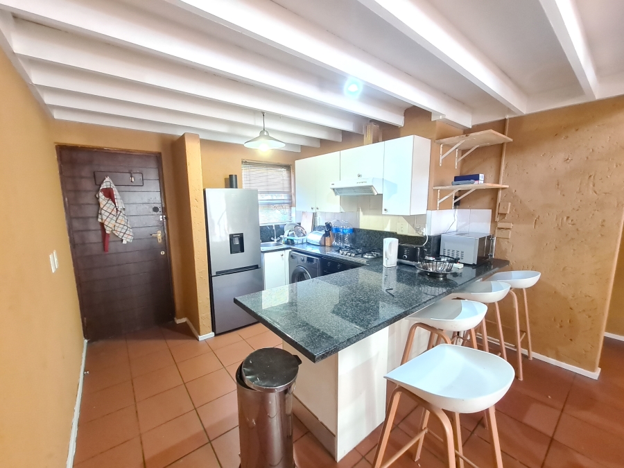 To Let 3 Bedroom Property for Rent in Magaliessig Gauteng