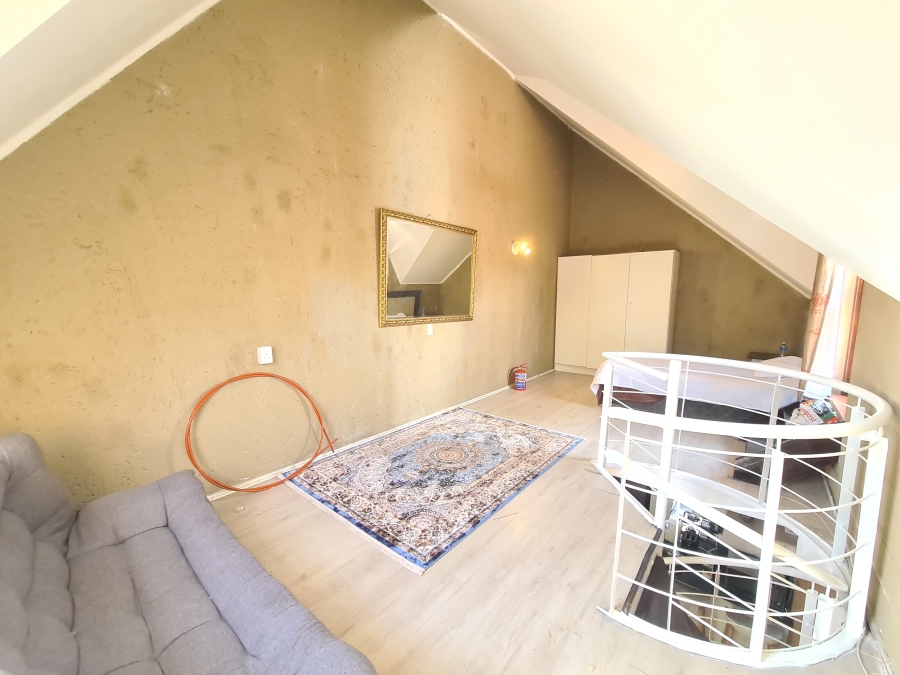 To Let 3 Bedroom Property for Rent in Magaliessig Gauteng