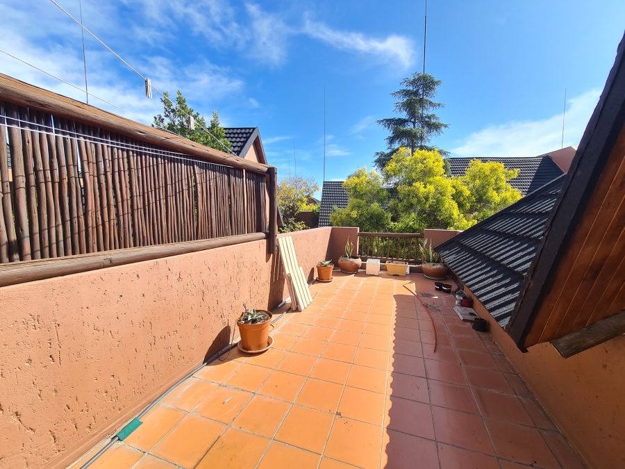 To Let 3 Bedroom Property for Rent in Magaliessig Gauteng