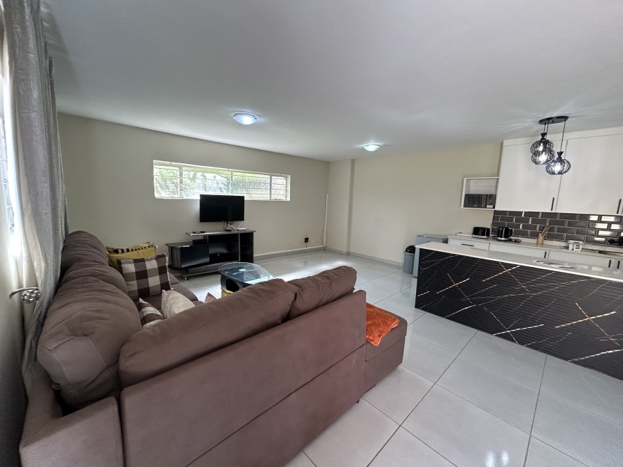 To Let 1 Bedroom Property for Rent in Vorna Valley Gauteng
