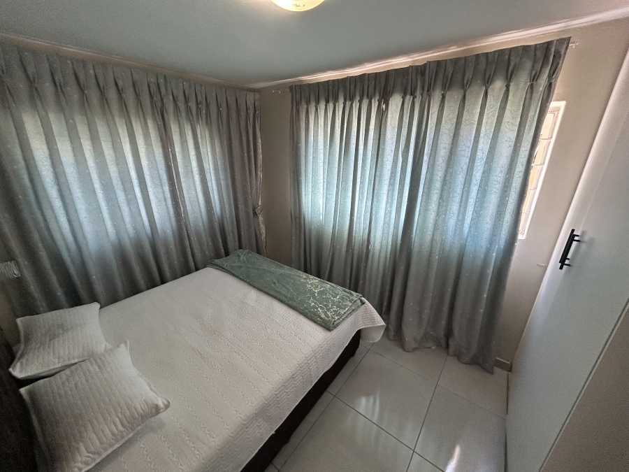 To Let 1 Bedroom Property for Rent in Vorna Valley Gauteng