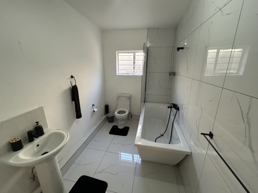 To Let 1 Bedroom Property for Rent in Vorna Valley Gauteng