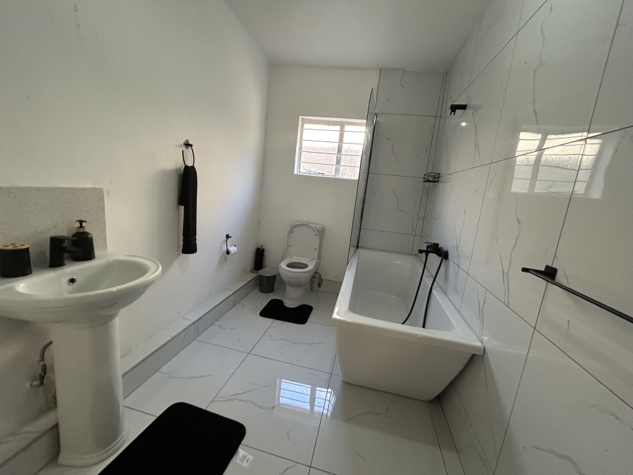To Let 1 Bedroom Property for Rent in Vorna Valley Gauteng